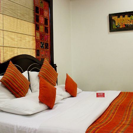 Oyo Premium Rajouri Garden Janta Market Nueva Delhi Exterior foto