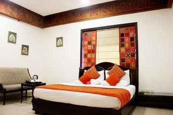 Oyo Premium Rajouri Garden Janta Market Nueva Delhi Exterior foto