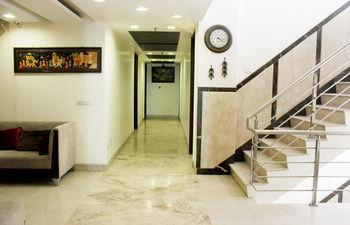 Oyo Premium Rajouri Garden Janta Market Nueva Delhi Exterior foto