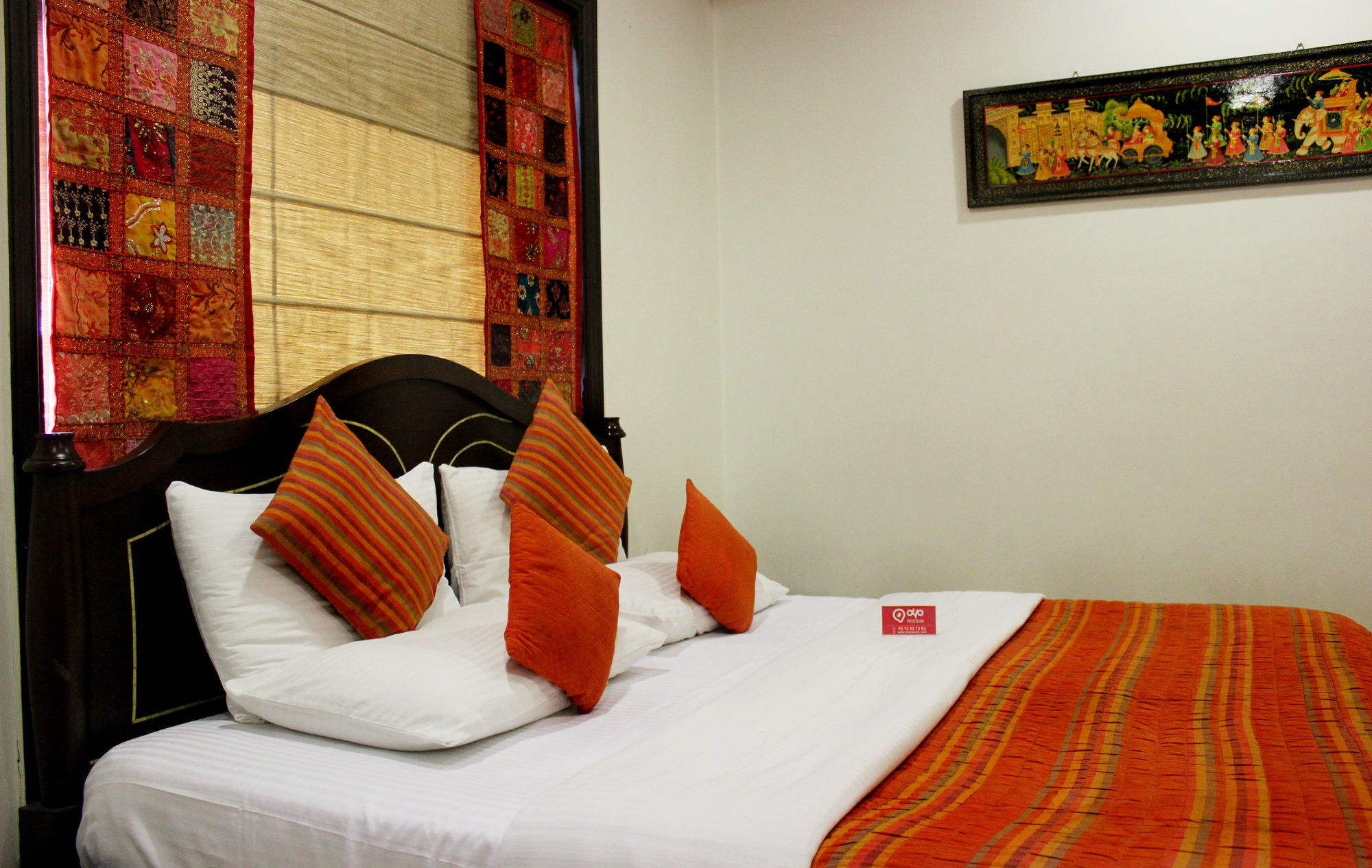 Oyo Premium Rajouri Garden Janta Market Nueva Delhi Exterior foto